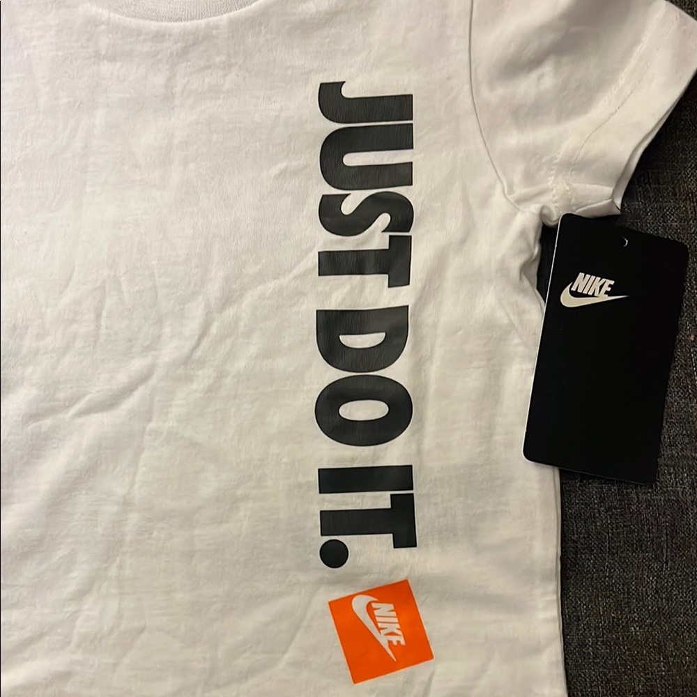 Nike Kids White T-Shirt Unisex 2T - Picture 2 of 3